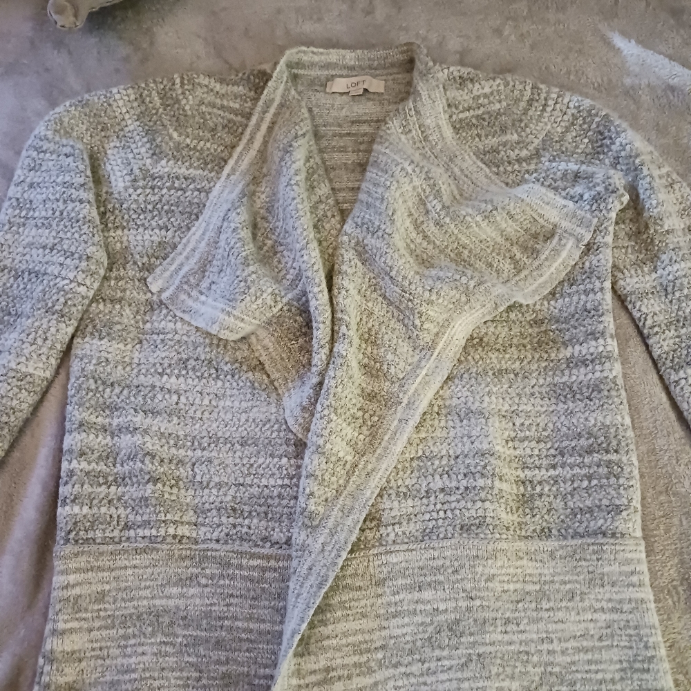 Ann Taylor the Loft sweater grey med